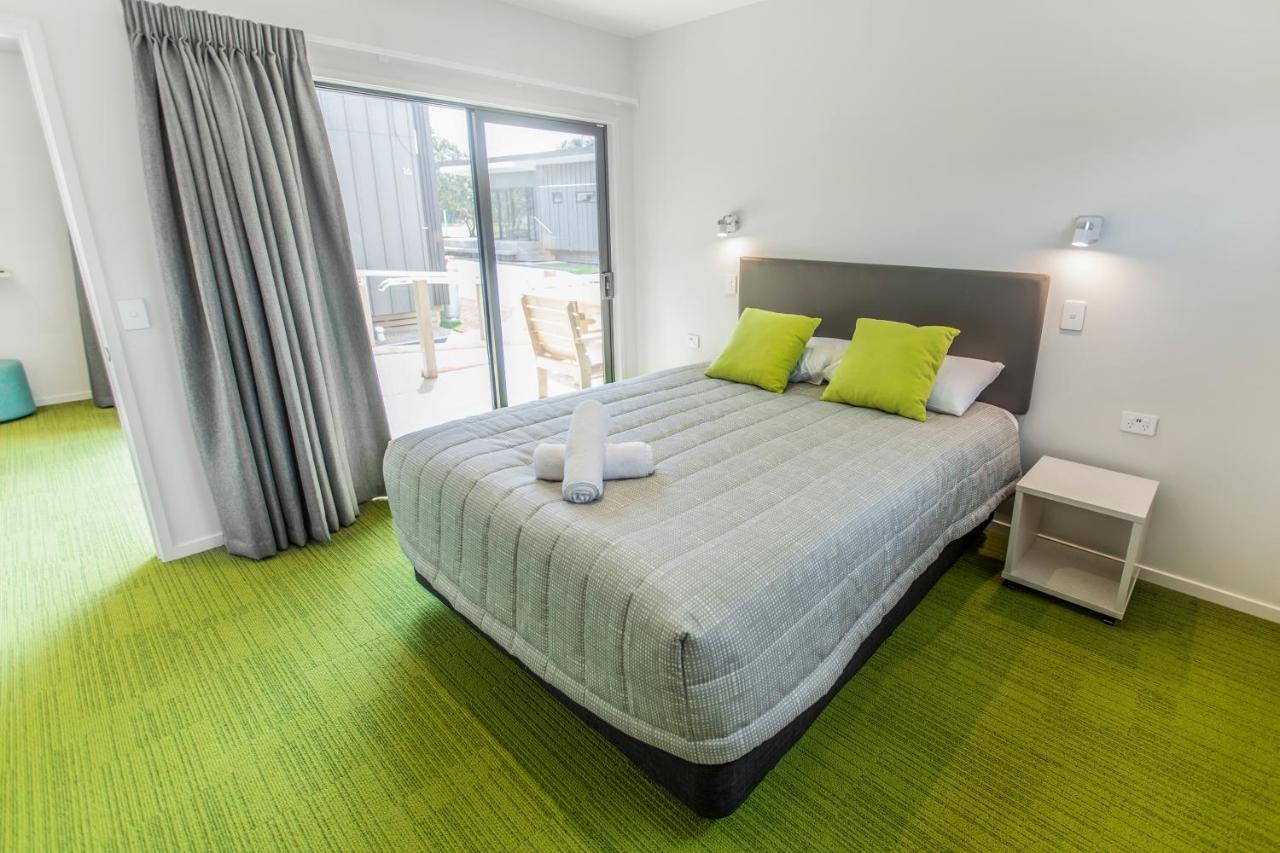 Camp Waipu Cove Hotel Bagian luar foto
