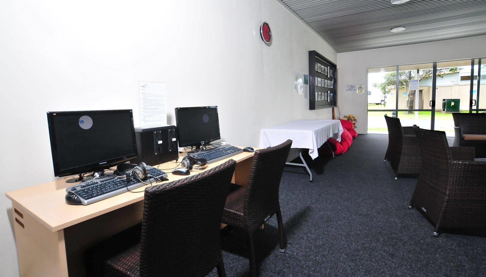 Camp Waipu Cove Hotel Bagian luar foto