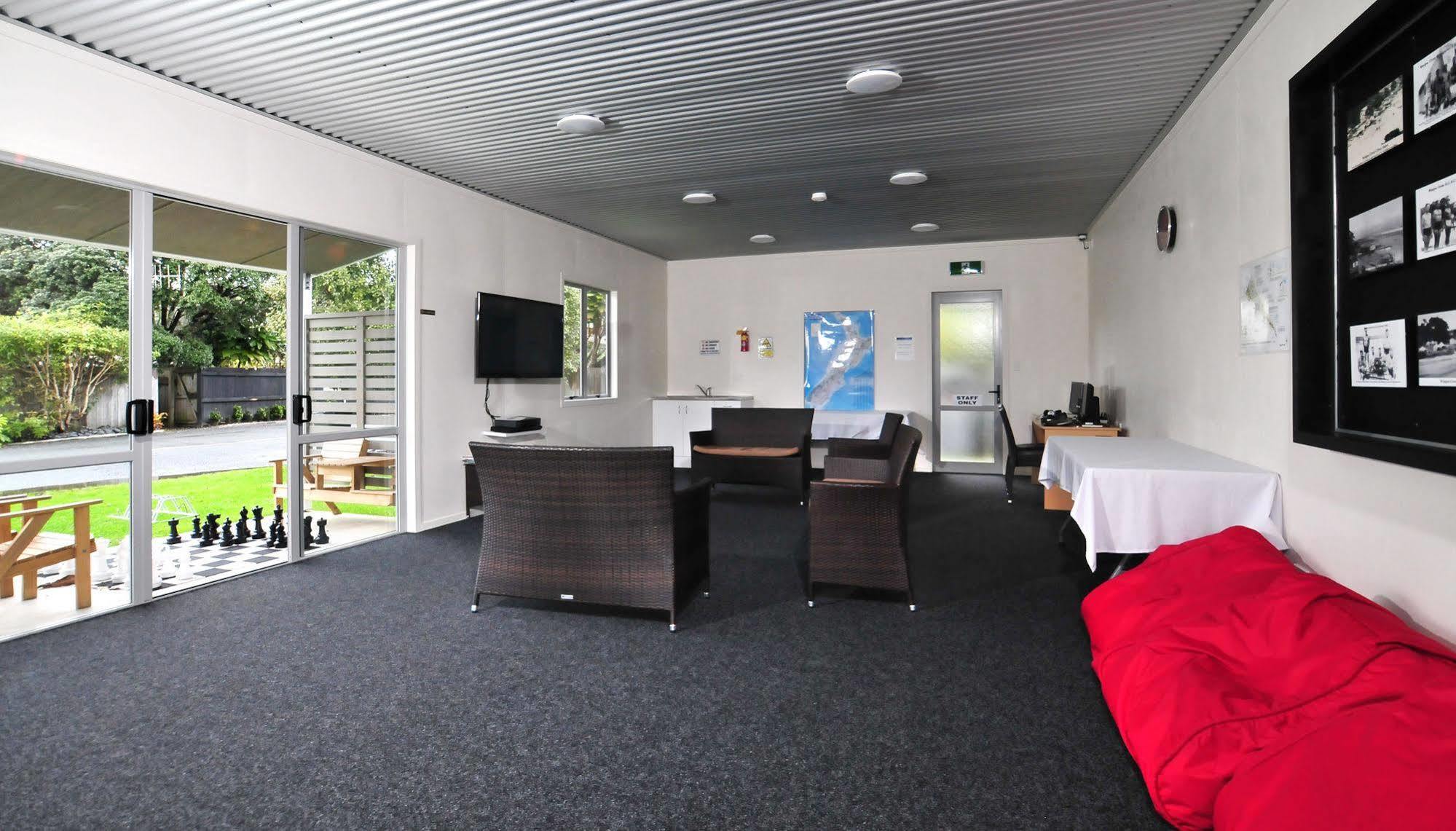 Camp Waipu Cove Hotel Bagian luar foto