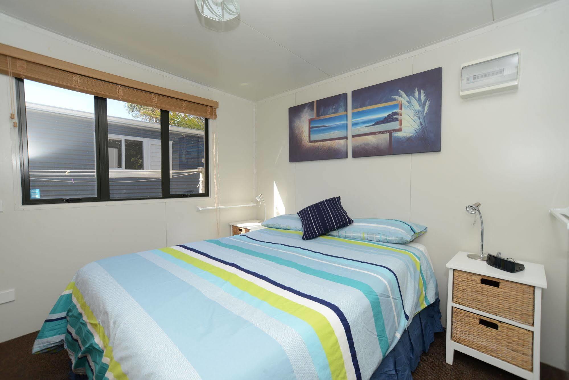 Camp Waipu Cove Hotel Bagian luar foto