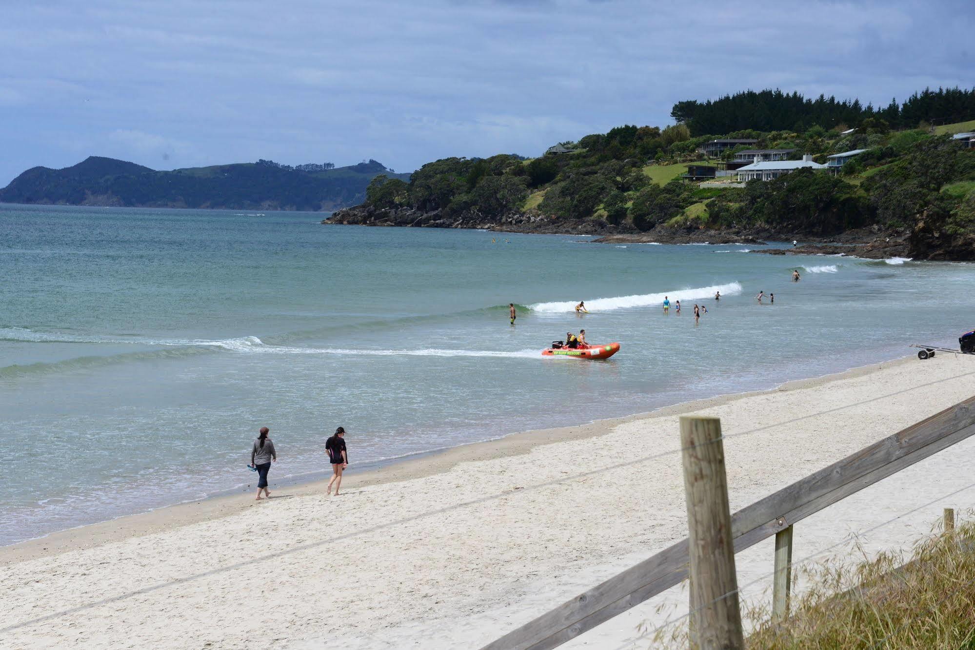 Camp Waipu Cove Hotel Bagian luar foto
